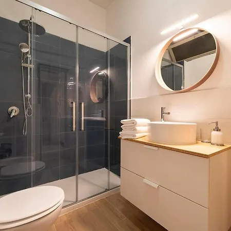 7 Min To Colosseum, Smart Tv, Full Kitchen *