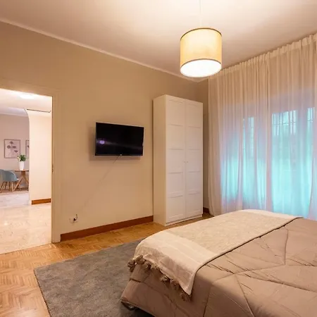 Apartment 7 Min To Colosseum, Smart Tv, Full Kitchen